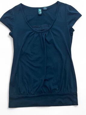 Weavers Dark Navy Scoop Neck Cap Sleeve Top with Lace Accent